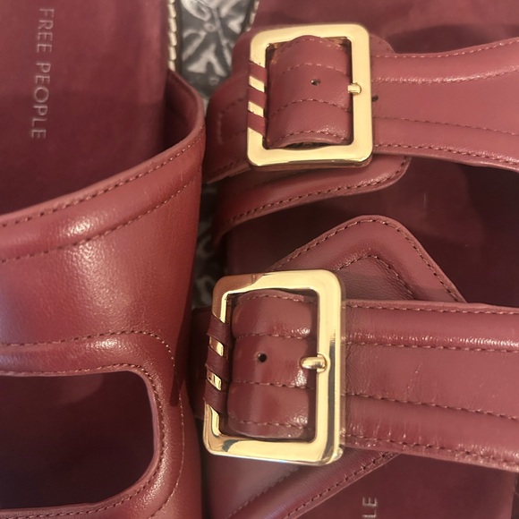 NWOT Free People Sage Sandals with Gold Buckles - Picture 5 of 7